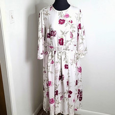 White Dress with Burgundy Flowers, Size XXL, NWOT     (As seen on HGTV)