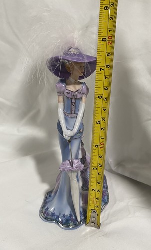 Thomas Kinkade Emily’s Stroll Inspiration Gardens of Elegance Figurine - Picture 15 of 16
