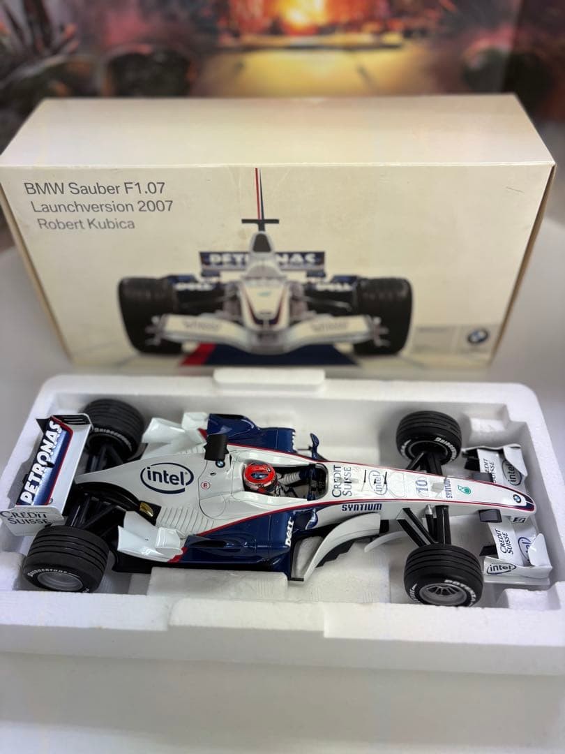BMW Sauber F1.07 1/18 Robert Kubica Launch Version 2007 Model Car