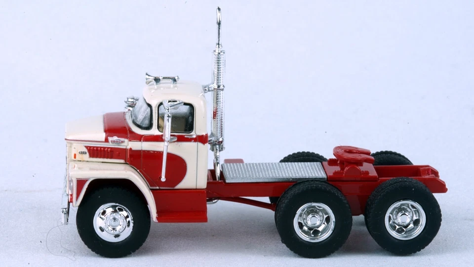 Brekina Dodge CT-900 Day Cab Truck Tractor White/Red #86300 HO 1/87 Scale - Image 3 of 4