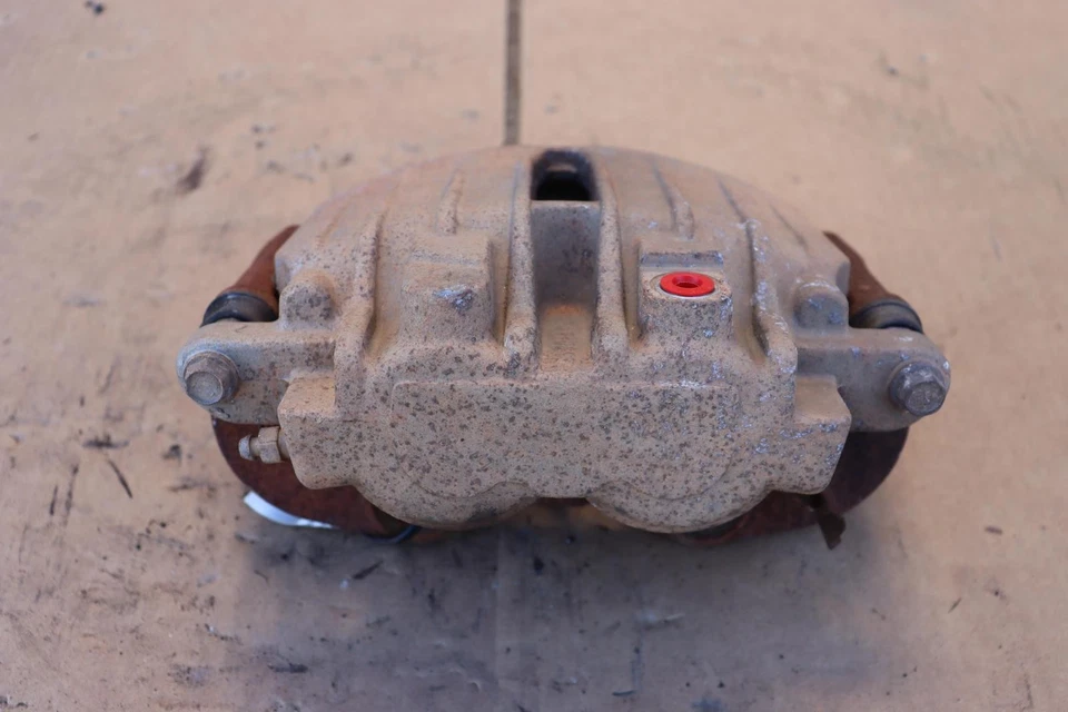 Pinza de freno trasera izquierda Chevy Tahoe 2000-2005 OEM Foto 4 de 4