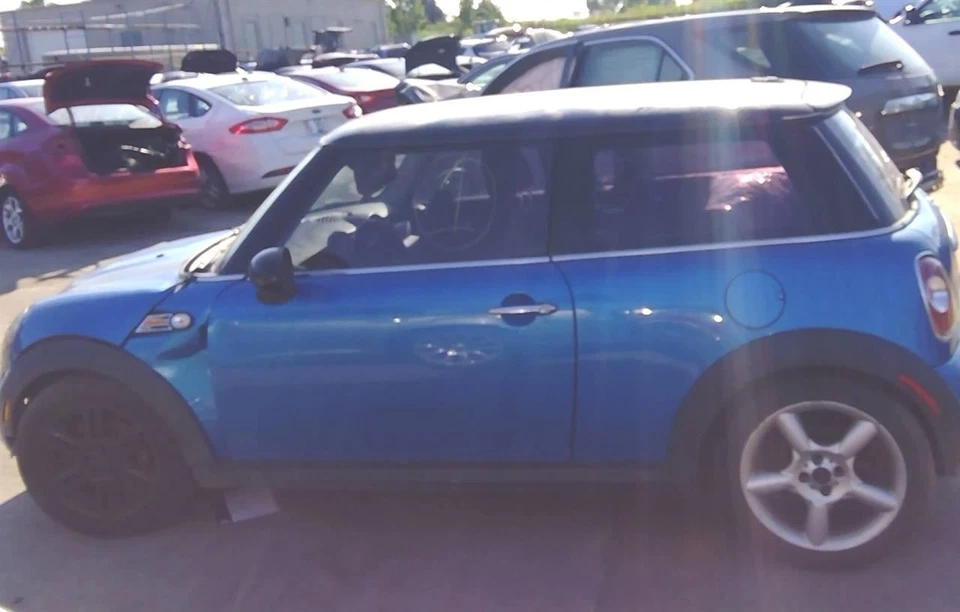 Windshield Washer Reservoir Convertible 07-15 MINI COOPER 2343899 - Image 3 of 4