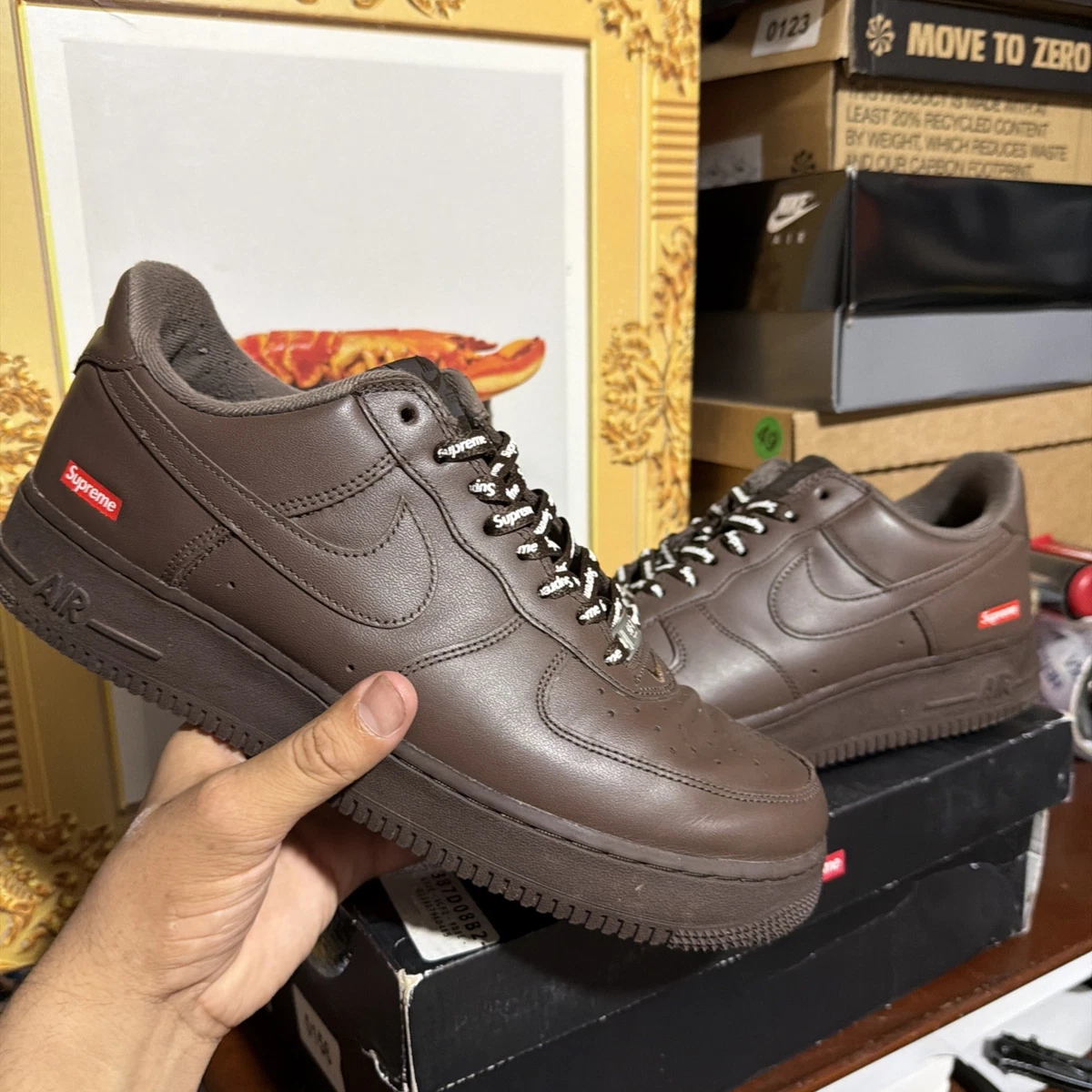 Preços baixos em Nike Supreme x Air Force 1 Low Box Logo - Baroque