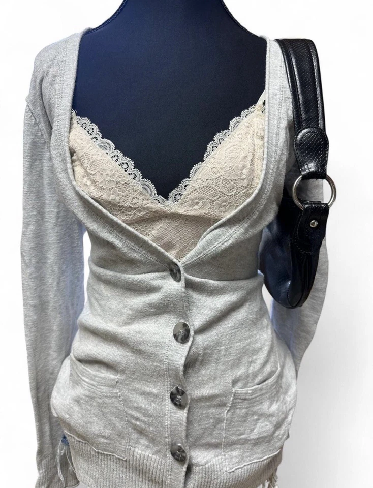 Cárdigan Y2K De Colección Gris Abotonado Capas Mossimo Grande Algodón Elena Gilbert 00s Foto 2 de 4