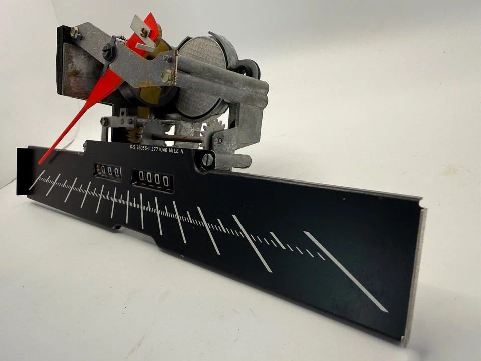 Новый из старых запасов 1967-1968 Chrysler Newport 300 New Yorker спидометр Mopar 2771043 | ПРОТЕСТИРОВАН - Изображение 4 из 4