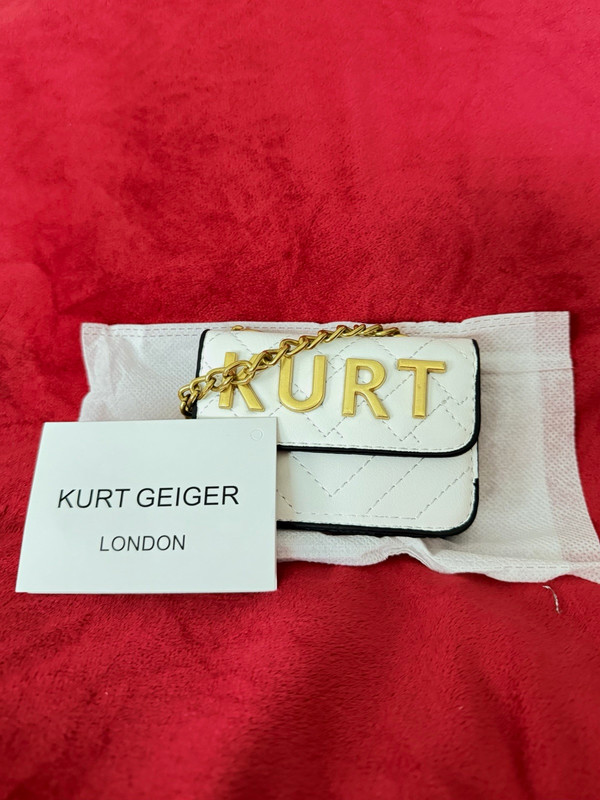 Kurt Geiger London Women’s Quilted Charm with Gold Chain, White/Black