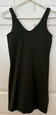 Athleta Transcend Dress Womens Small V Neck Tank Shorts Activewear Travel