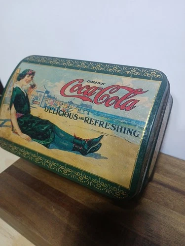 Vintage 1993 Coca Cola Company Tin Box