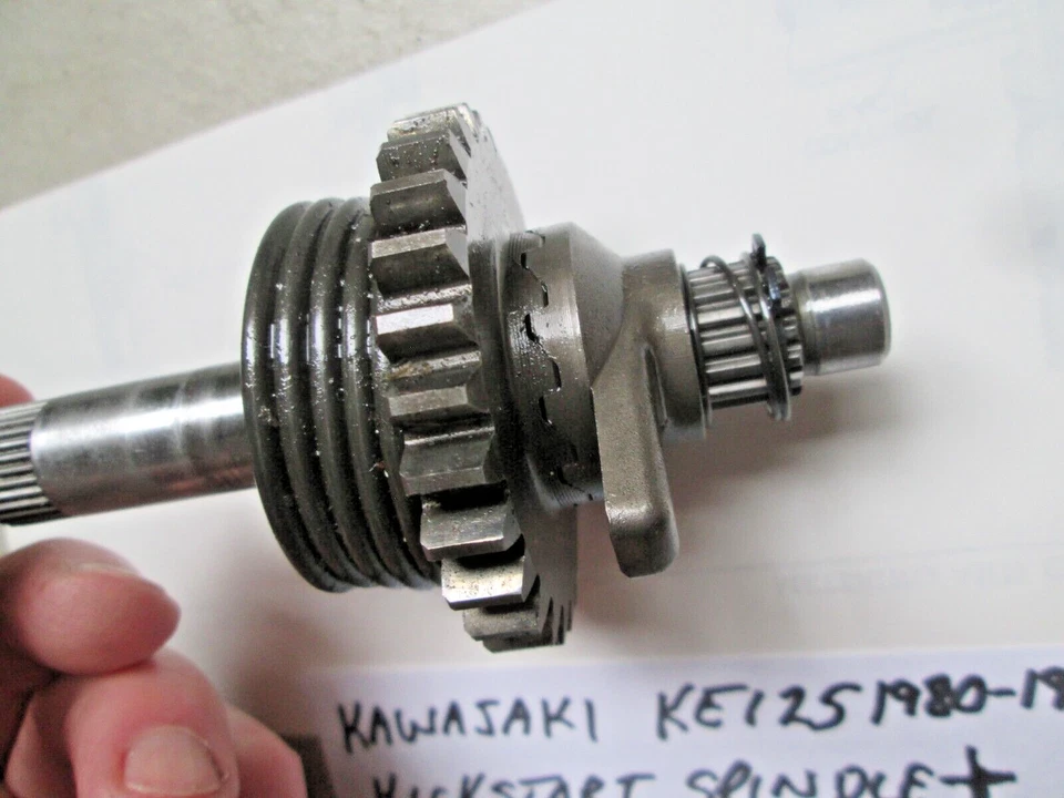 KAWASAKI KE125 1980 1983 Kickstarter husillo engranaje conjunto 13066-1012 13068-032 Foto 4 de 4