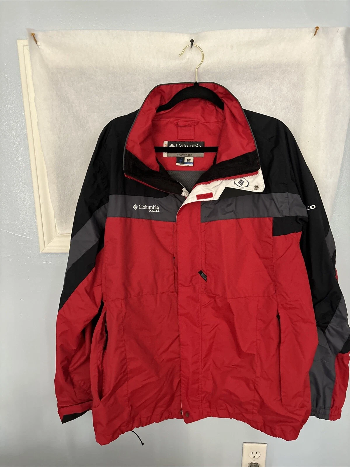 Columbia Men’s Interchange Rain Coat Size XL
Opens in a new window or tab