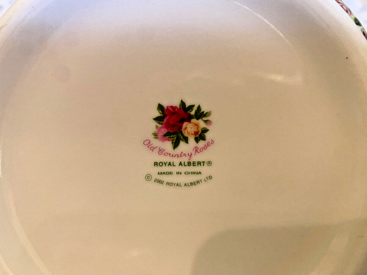 Royal Albert Old Country Roses (Chintz) Bone China Teapot - 4 Cups