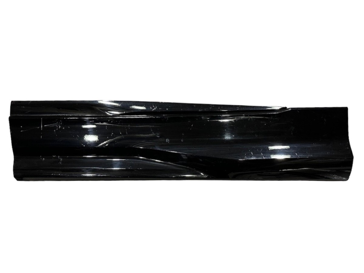 LAMBORGHINI URUS Türverkleidung LH door panel side skirt 4ML853969