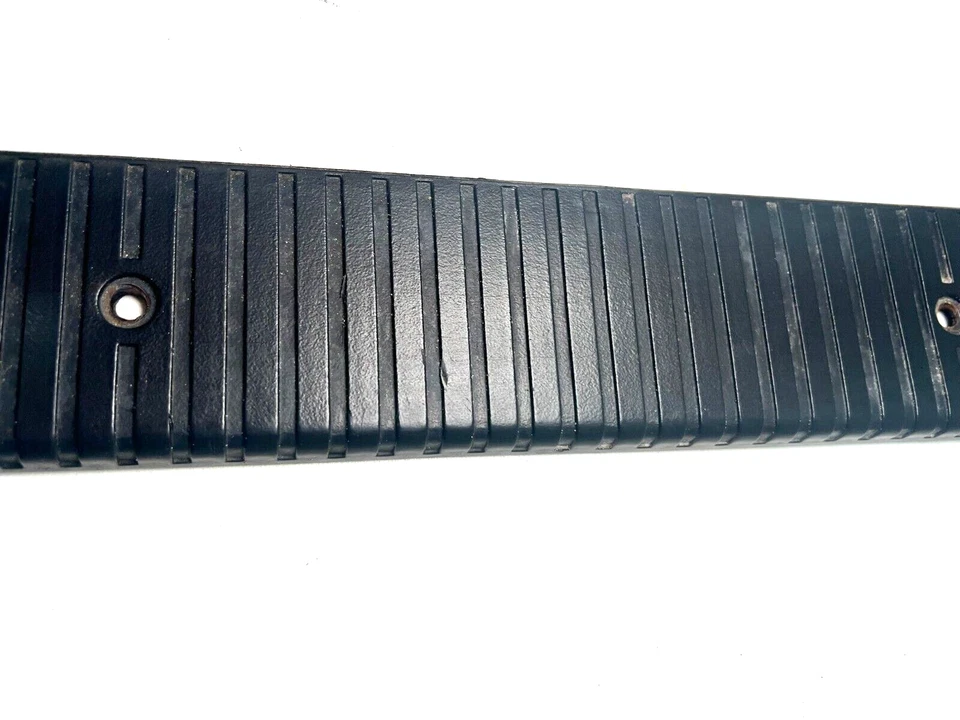 98-01 Jeep Cherokee XJ Placa de desgaste del umbral de la puerta delantera 4 Puertas Izquierda Derecha L R OE Foto 3 de 4