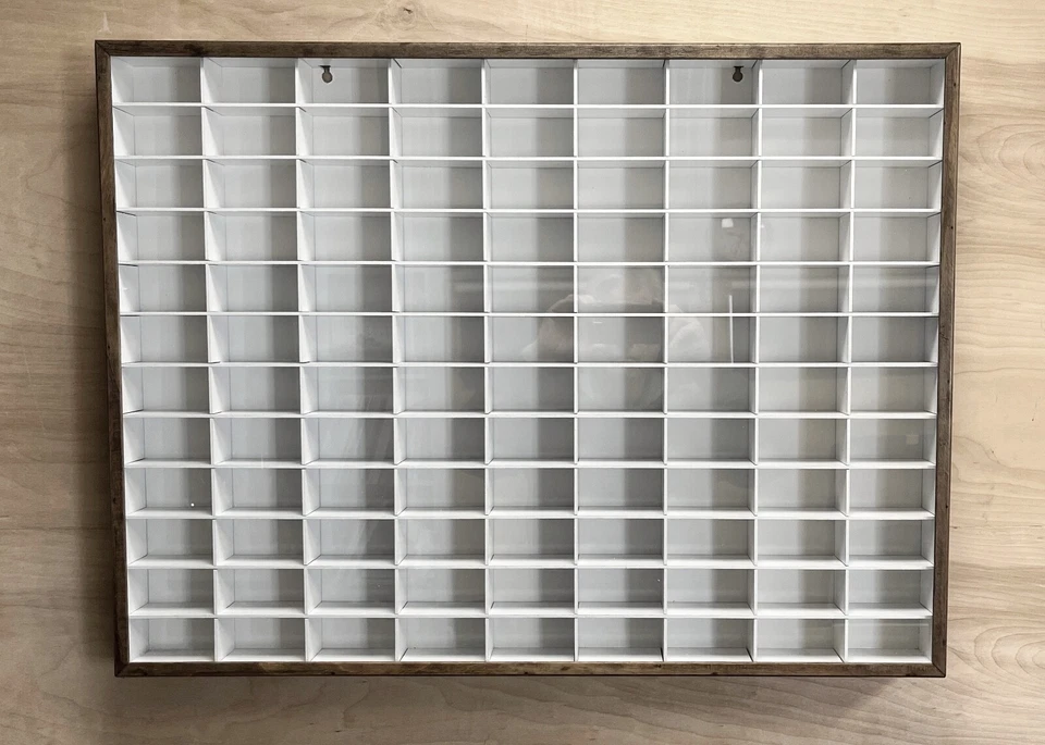 Expositor de pared artesanal para Matchbox/Hot Wheels 1:64 con CUBIERTA MOD blanco/nogal Foto 2 de 4