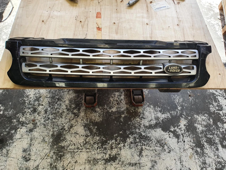 LANDROVER RANGEROVER SPORT GRILLE L494, RADIATOR GRILLE, CHROME, 06/13-10/17 - image 3 of 4