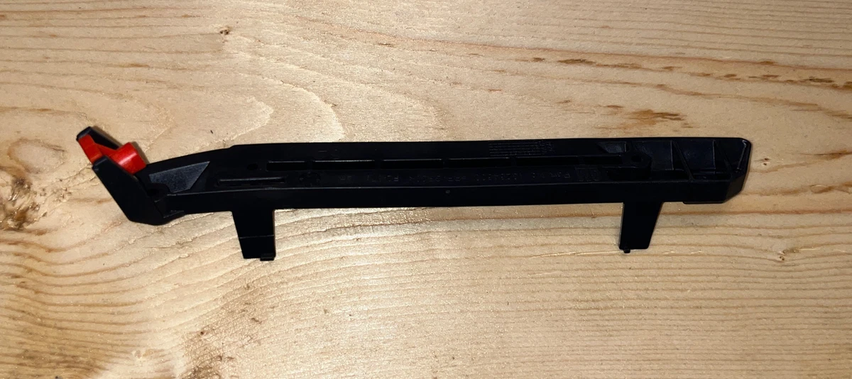 Vauxhall Astra Front Bumper Left Passenger Bracket GM 13264598  