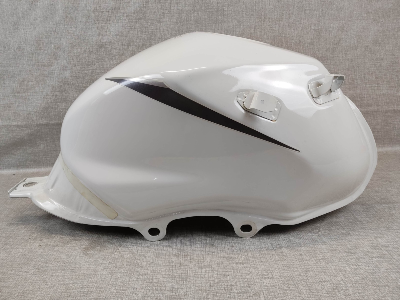Réservoir Honda CBF 125 blanc résout les fuites d'essence sur modèle 2010 - 2