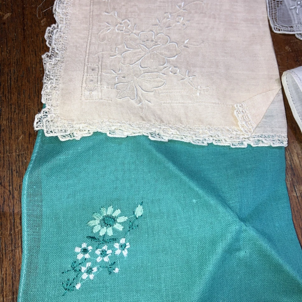 11 Linen/Cotton  Vintage Ladies Hankies Mixed Colours - Image 2 of 4