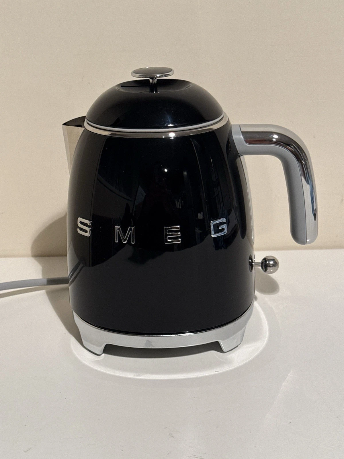SMEG 50's Style Mini Kettle 0.8L Capacity 1400W Black - PLEASE READ DESCRIPTION
Opens in a new windo