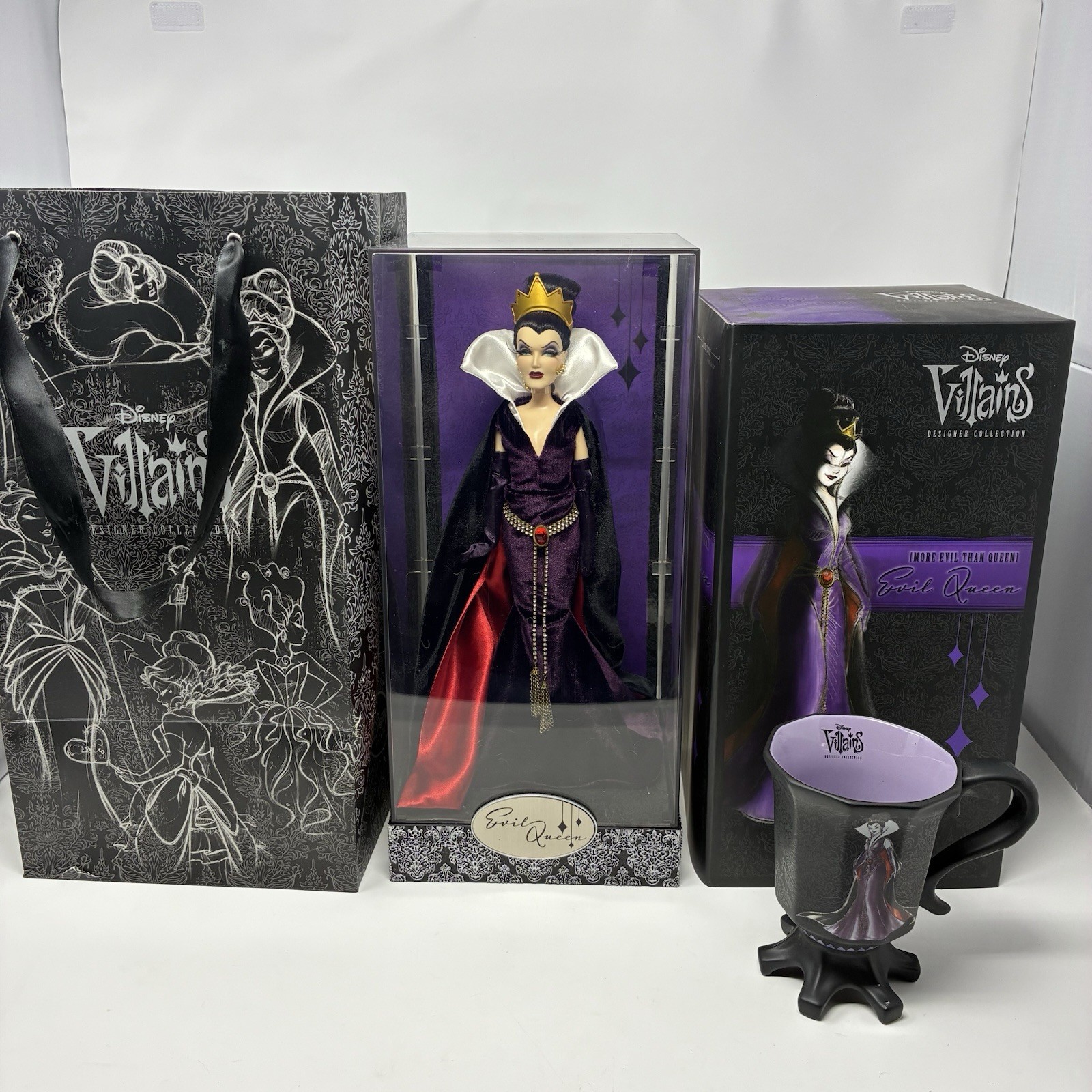 Evil Queen Disney Villains Designer Collection Doll LE 3836/13000 W/Bag & Sleeve