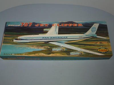 AURORA PAN AM BOEING 707 JET CLIPPER #381 YEAR 1958