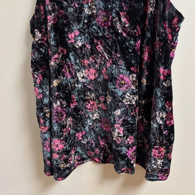 Camiseta sin mangas Torrid de terciopelo floral para mujer talla 3 caprichosa hada grunge oscura romántica Foto 3 de 4