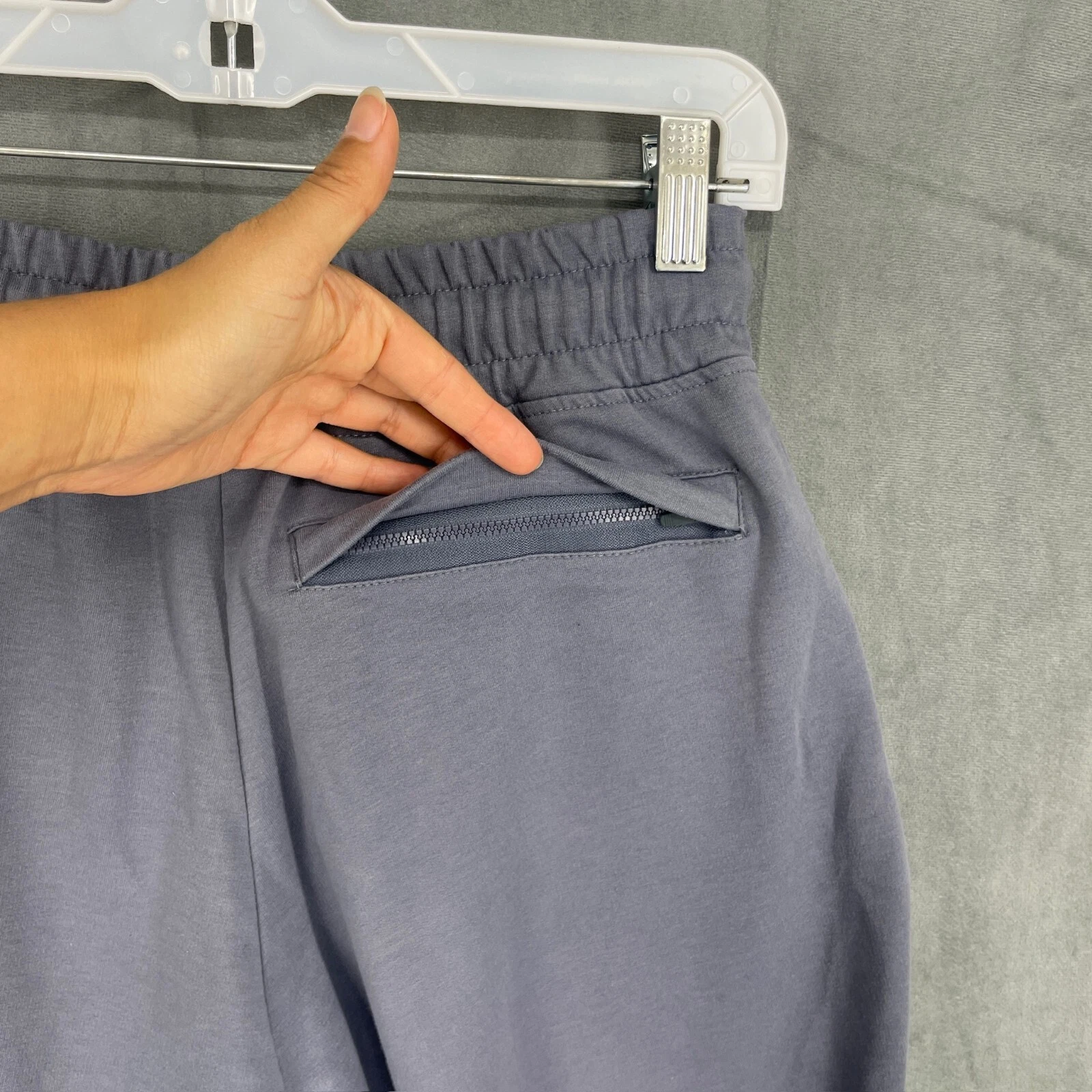 gymshark pull on elastic waist logo shorts