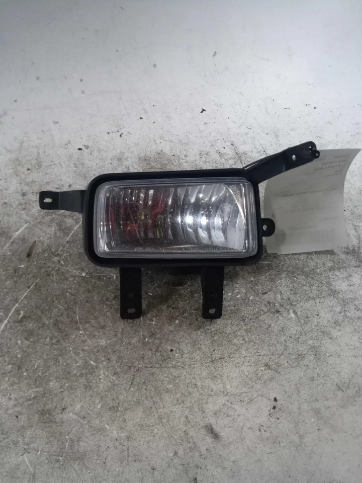 Used Driving Light fits: 2016 Gmc Yukon Fog-Driving Grade A - Image 3 of 4