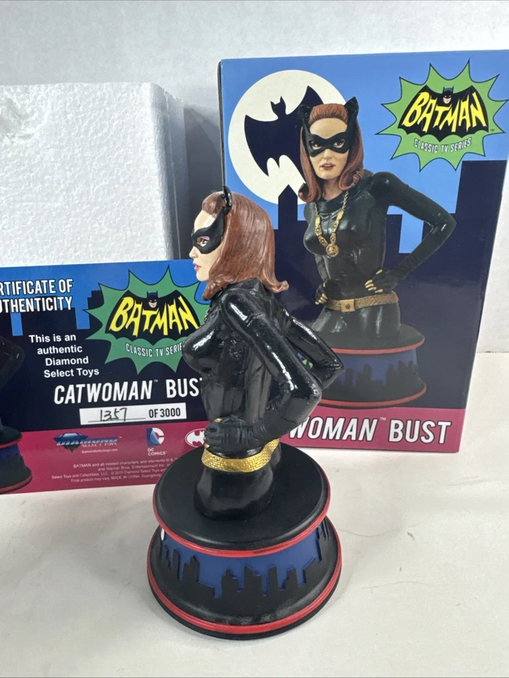 Busto Catwoman Classic 1966 Batman TV Show Diamond Select 1357/3000 - Imagem 3 de 4