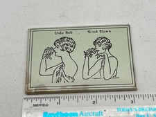 Espejo de bolsillo vintage Risque Hair Dido Bob, soplado por el viento