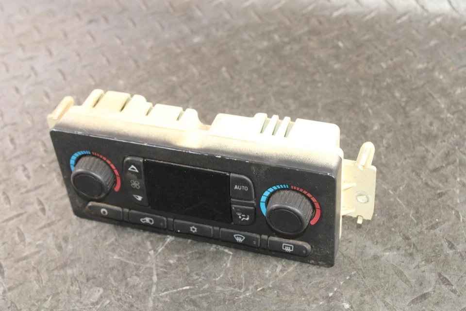 03-04 SILVERADO *WEAR* Automatic Dual Zone Heat AC Climate Temperature Control Foto 3 de 4