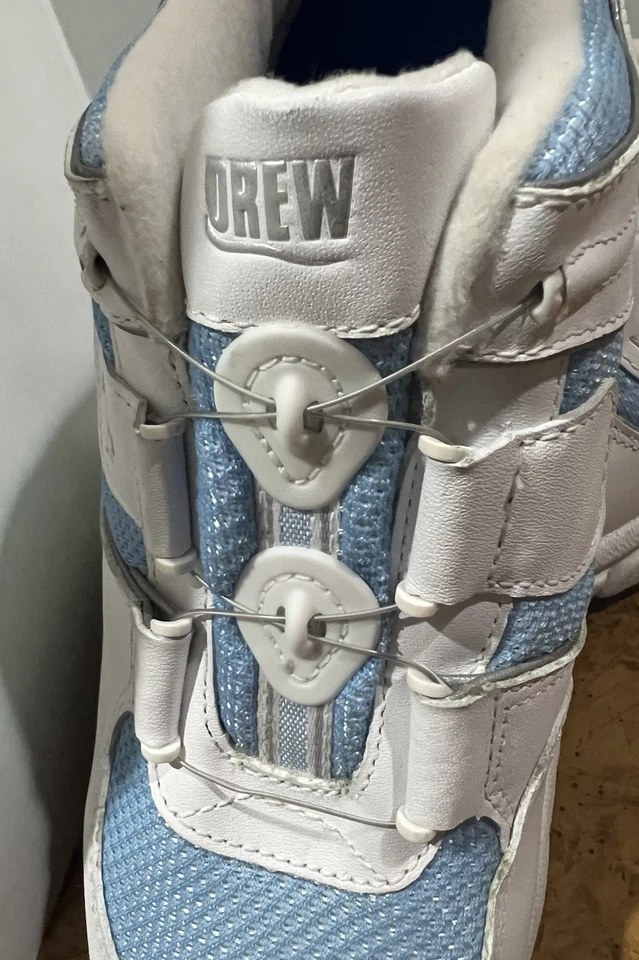 Sapato atlético ortopédico feminino DREW 10165 BOA, branco/azul, tamanho EUA 7,5 - Imagem 4 de 4