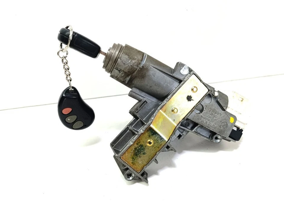 Volkswagen Sharan 1998 Diesel Ignition Lock UST99915 - Image 3 of 4