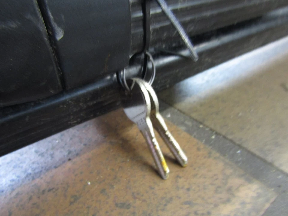 Gepäckträger AUDI A6 C6 4F Dachträger THULE ROOF RACK CARRIER RAILLING - Bild 3 von 4