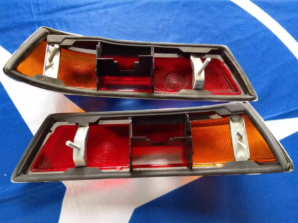 Luces traseras Mercedes Benz W110 190c 200 190D 200D 230 fintail NUEVO NOS Foto 4 de 4