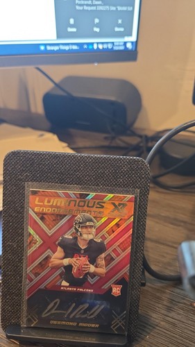 Panini XR DESMOND RIDDER 2022 Luminous Endorsements automático rojo RC #/25 Falcons - Imagen 2 de 2
