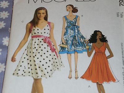 McCALL'S 5582 MISSES CLOSE FITTING BODICE DRESS PATTERN UNCUT-SIZES-14-16-18-20 | eBay McCALL'S 5582 MISSES CLOSE FITTING BODICE DRESS PATTERN UNCUT-SIZES-14-16-18-20 | eBay