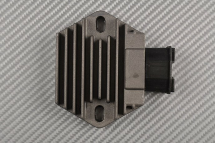 Régulateur de tension moto pour CBR 250 R 2010-2015 noir en alu