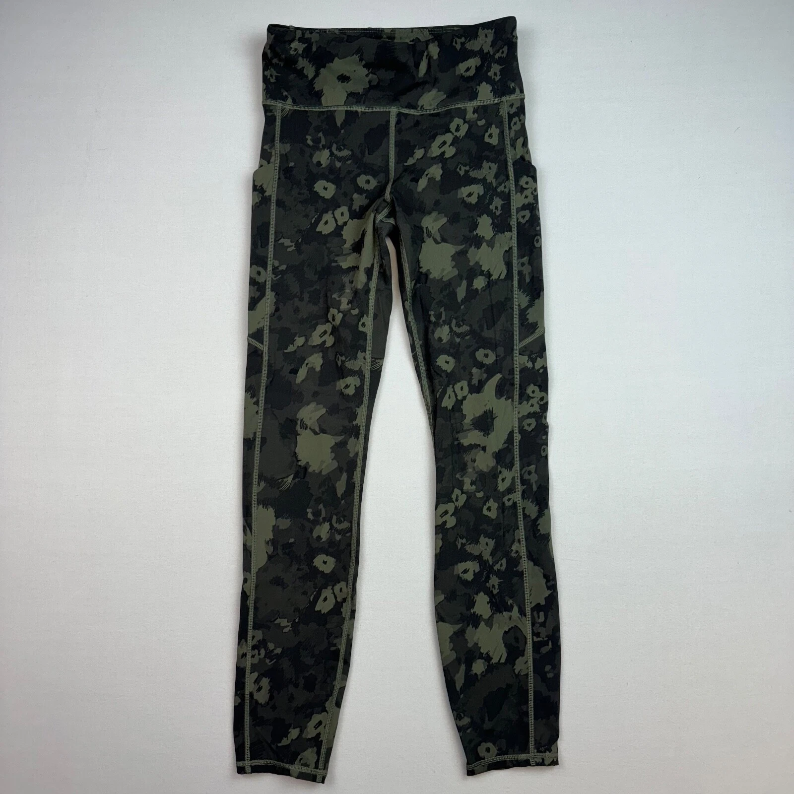 vuori stride floral camouflage performance stretch leggings