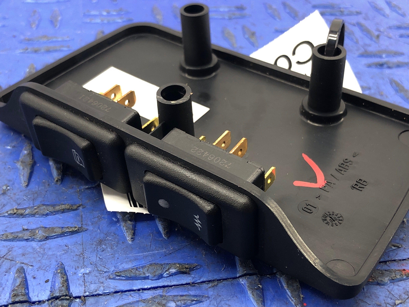 2006-2018 ASTON MARTIN VANTAGE V8 LEFT SEAT HEAT LUMBAR SWITCH PANEL 4G43-647K22