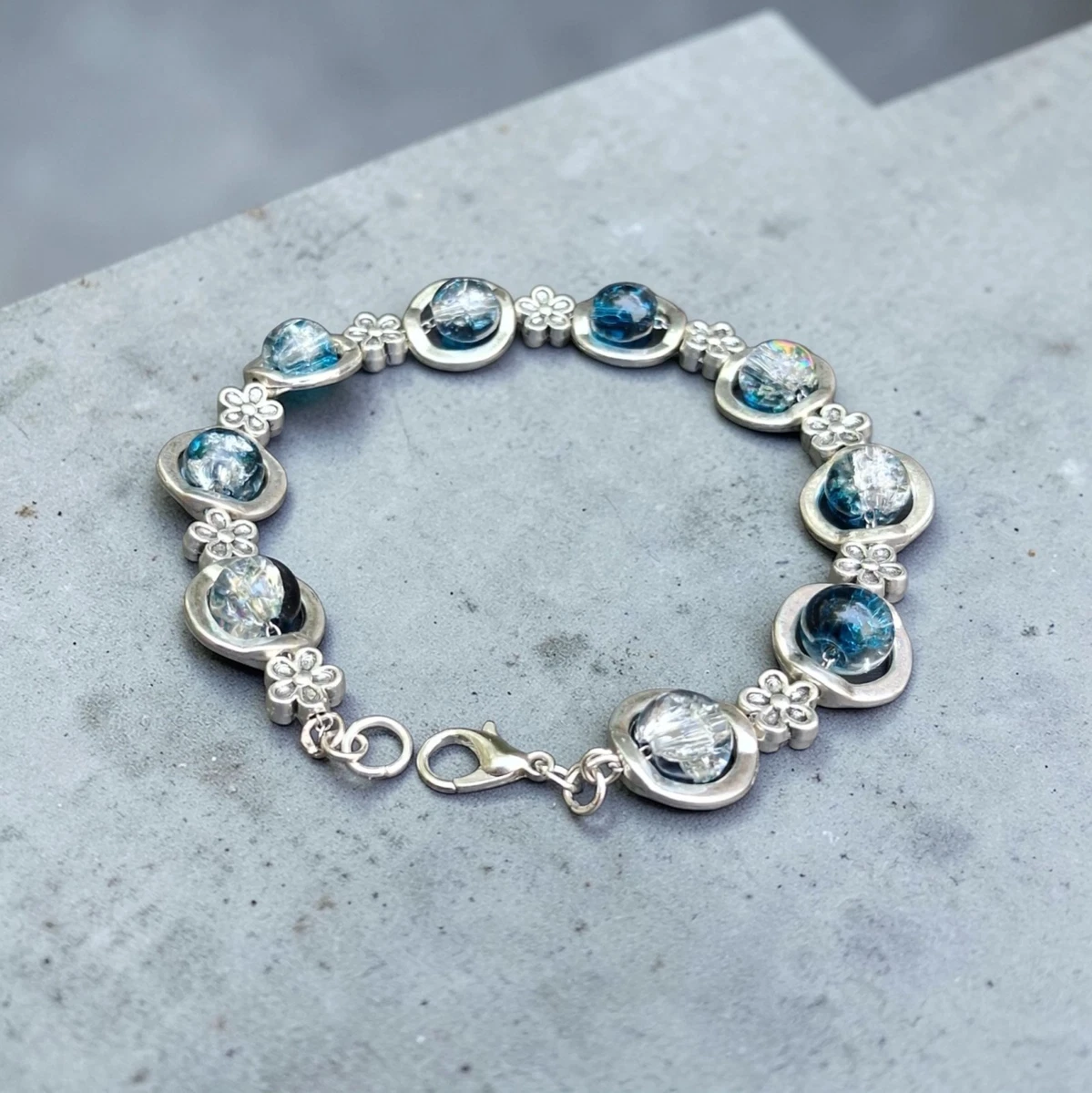 Bracelet Fantaisie Métal Vintage – Accessoire Mode Rétro Pour Femme