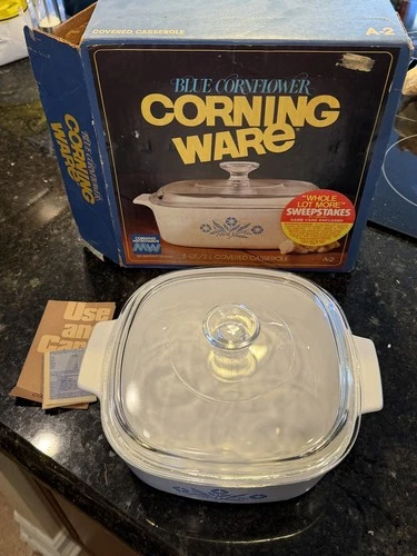 Vintage CORNING WARE BLUE CORNFLOWER 2 QT CASSEROLE DISH A-2 PYREX LID NIB