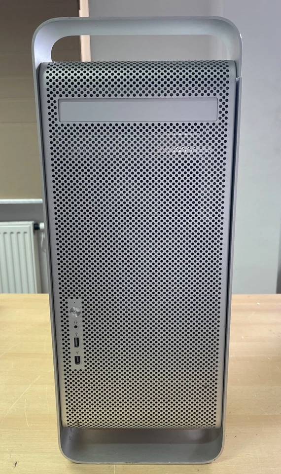 APPLE A1117 Mac Pro G5 Workstation Dual Core Intel Xeon Computer Rarität