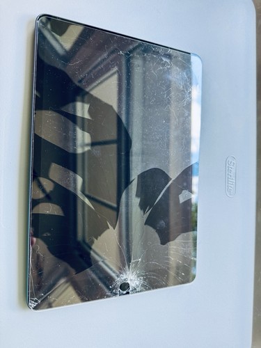 Apple iPad 9th Gen 10.2 64GB WiFi A2602 - Broken Cracked Screen for Parts