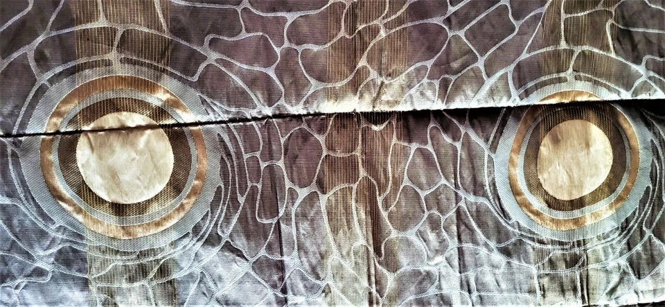 INNA Taffeta GREY WITH A GREEN TINT/GOLD 2 SIDE Remnants SIZE W 26" x 2yd.10" - Image 4 of 4