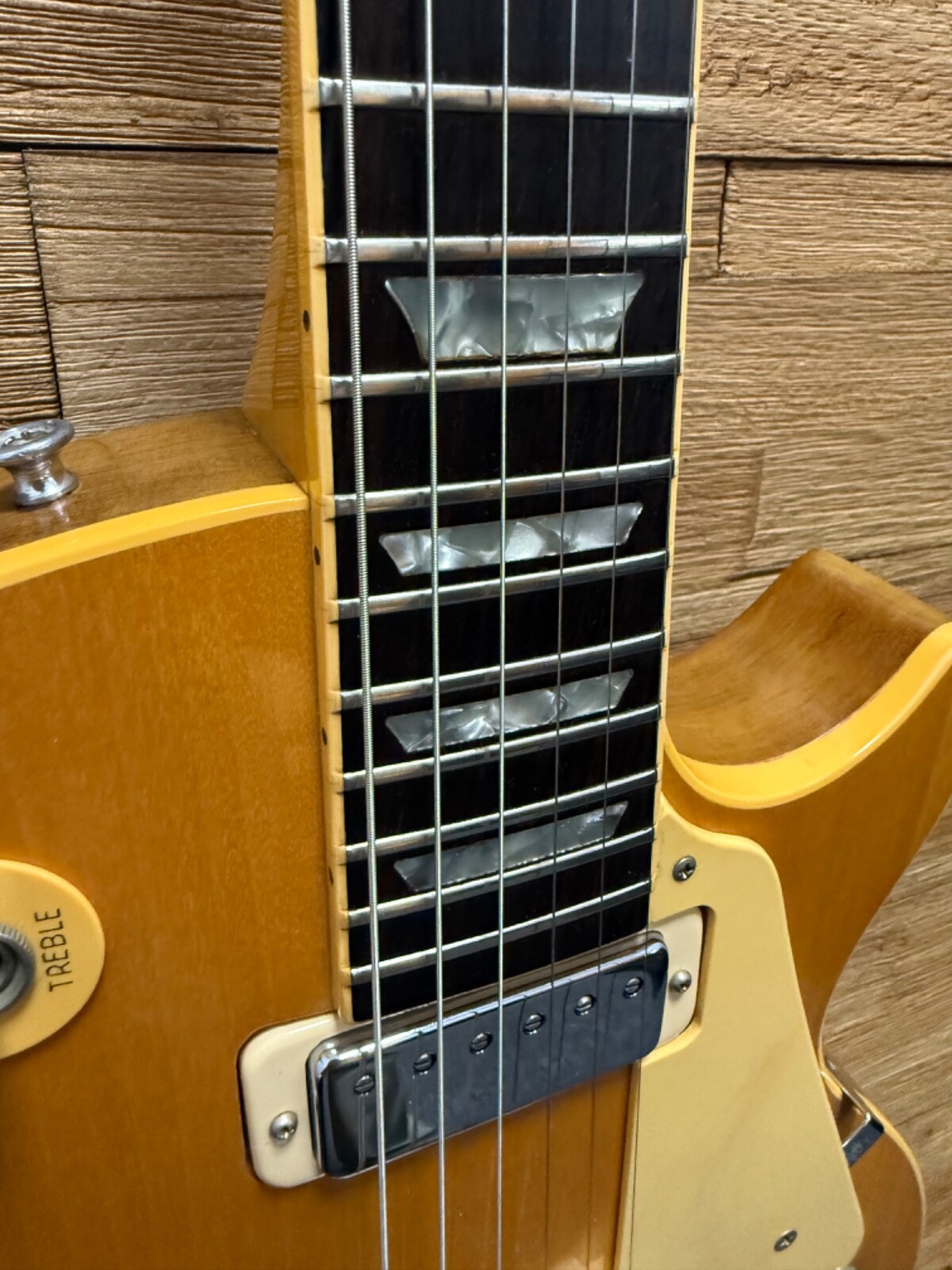 Gibson Les Paul Deluxe Guitar 1977 Natural 9lbs 10oz w/Gen 2 Chainsaw case-Clean