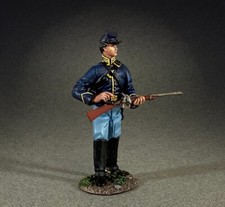 BRITAINS CIVIL WAR UNION 31431 UNION DISMOUNTED CAVALRYMAN LOADING CARBINE NO.2