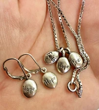 Vintage 925 silver jewelry set Engraved with “Faith,” “Hope,” and Trust—Neckla.