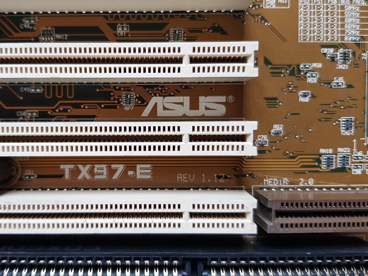 Asus TX97-E Socket 7 + Intel Pentium 200MMX + 128 Mb RAM Win98 DOS