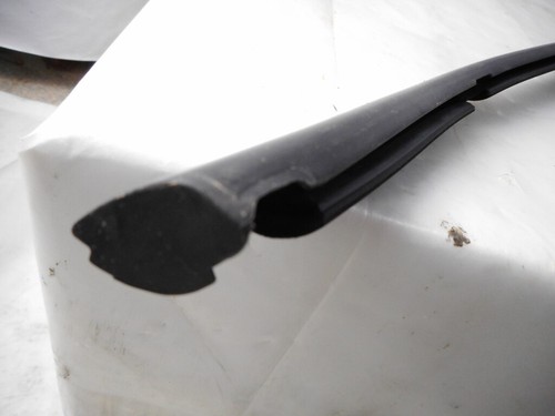 Guarnizione raschiavetro porta anteriore destra per JEEP RENEGADE - Picture 3 of 8